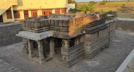सोलापूर मधील भीमा-सीना संगमावरील ऐतिहासिक - 'हत्तरसंग कुडल'  अतिरिक्त फोटो