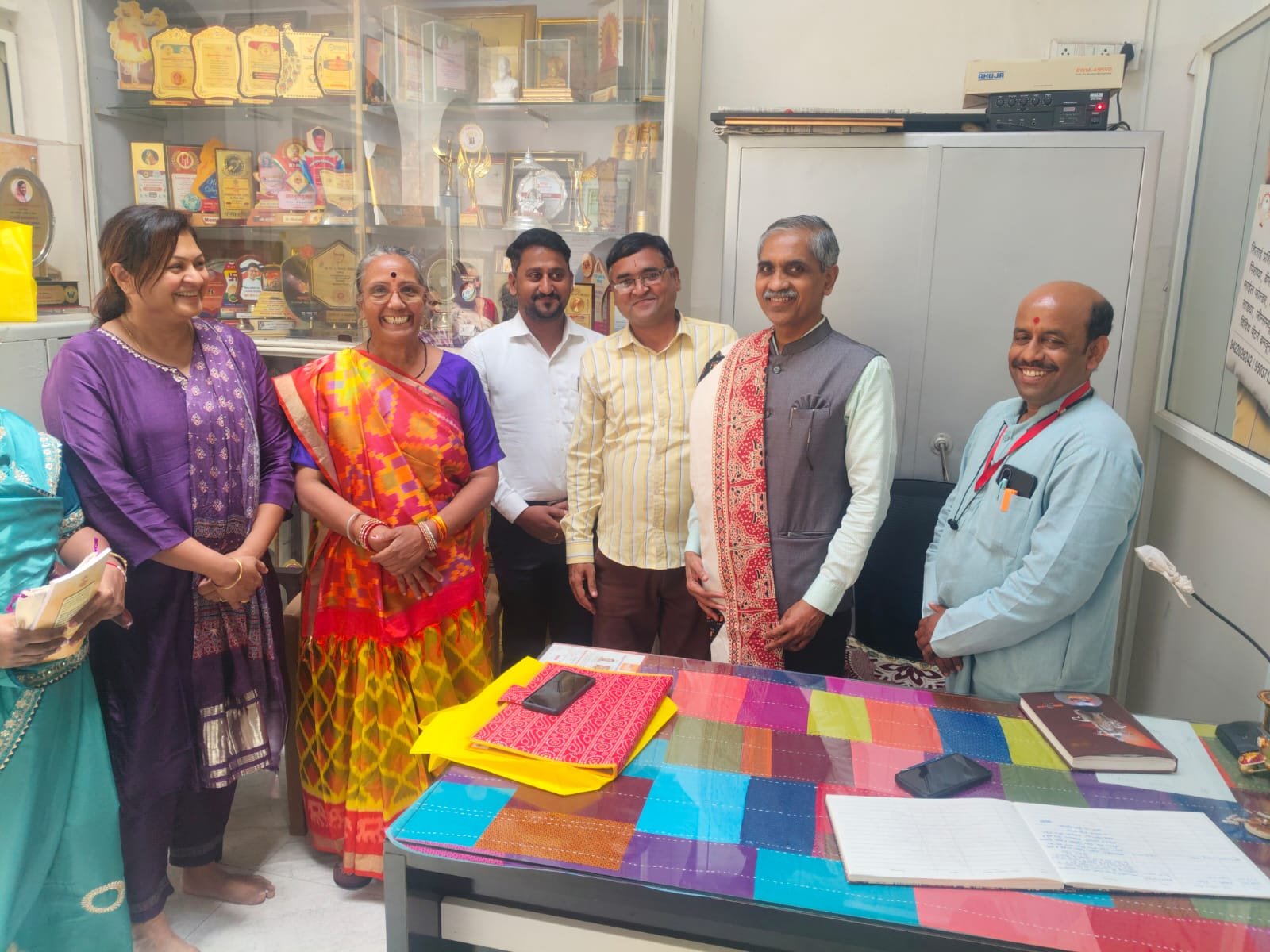 सोलापूरच्या महिलांच्या आर्थिक सक्षमीकरणासाठी ‘अमृत’ आणि उद्योगवर्धिनीचा पुढाकार अतिरिक्त फोटो