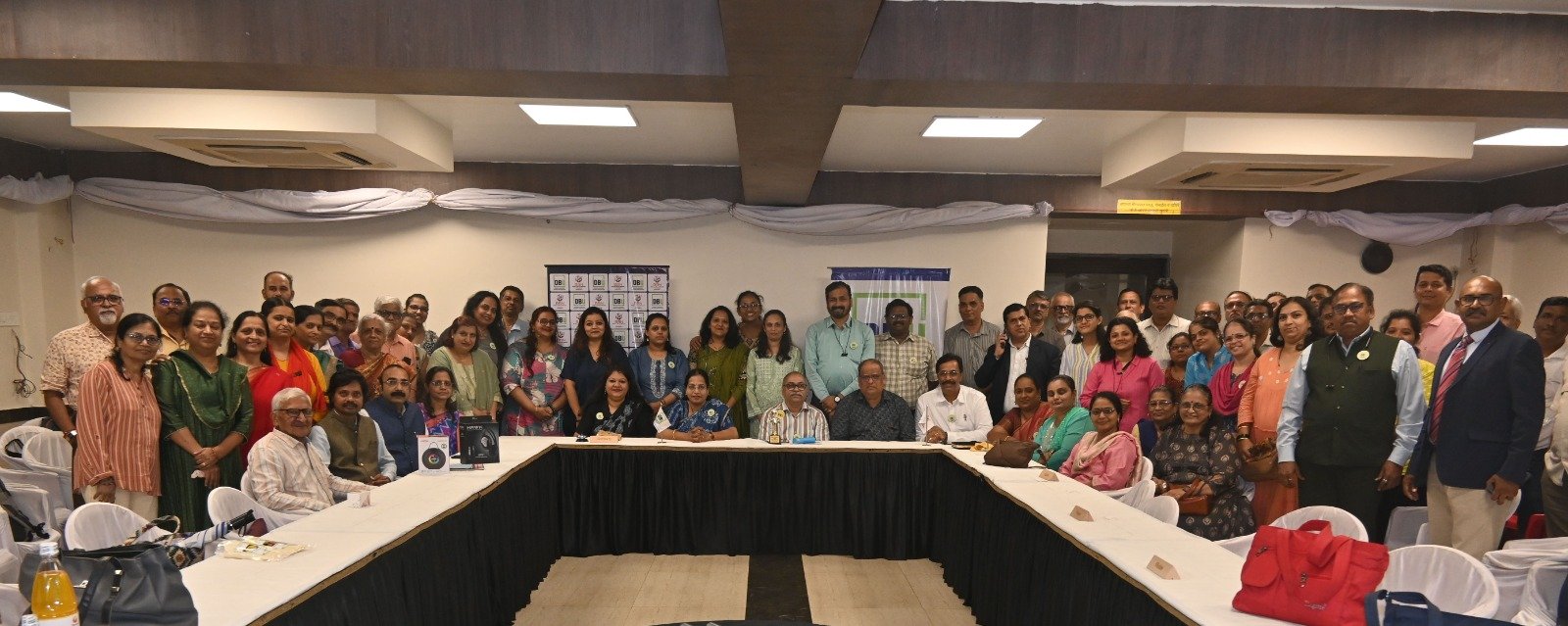 DBU आणि BBNA उद्योजक मीटिंगमध्ये ‘अमृत’चे प्रभावी सादरीकरण अतिरिक्त फोटो