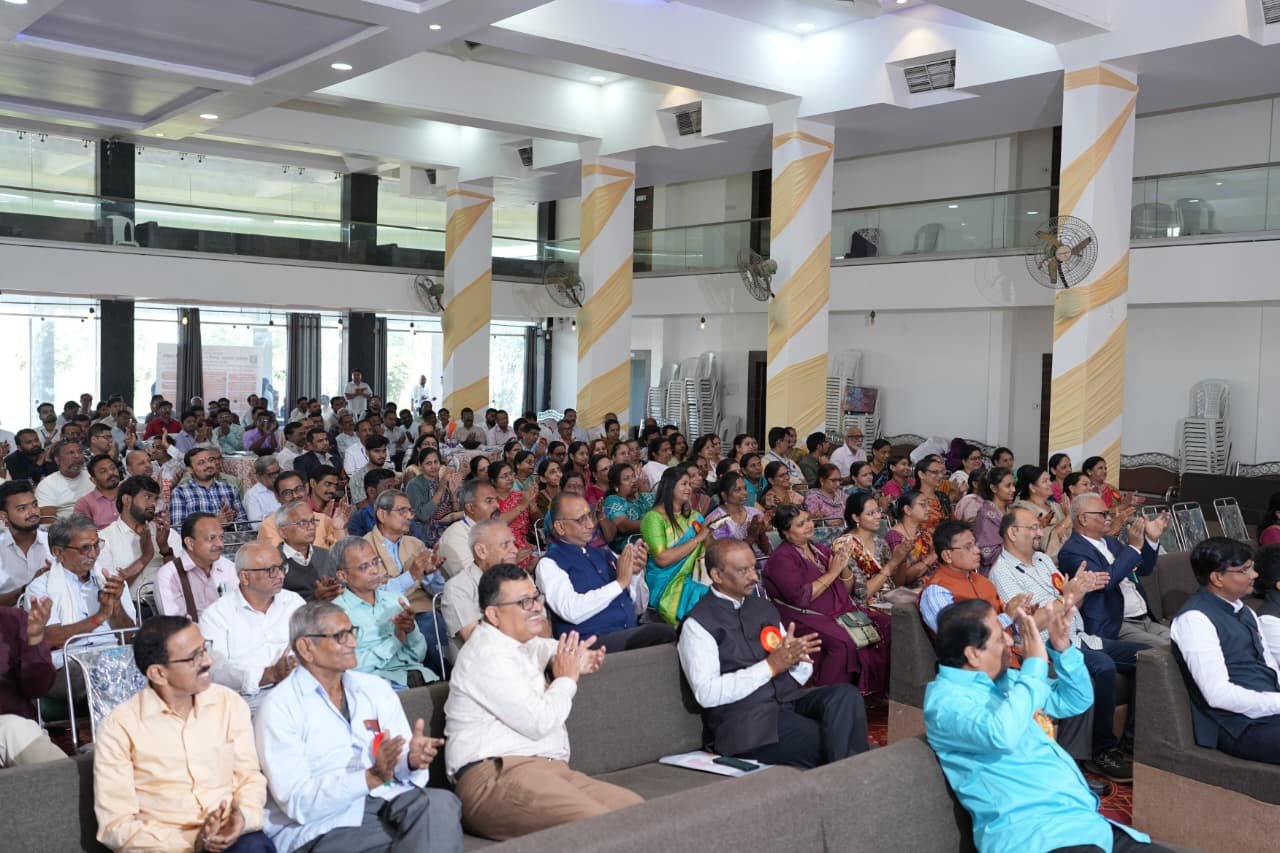 अमृत संस्थेच्या योजनांनी आम्हाला दिली कौशल्ये, संधी, आत्मविश्वास आणि आर्थिक आधार!  अतिरिक्त फोटो