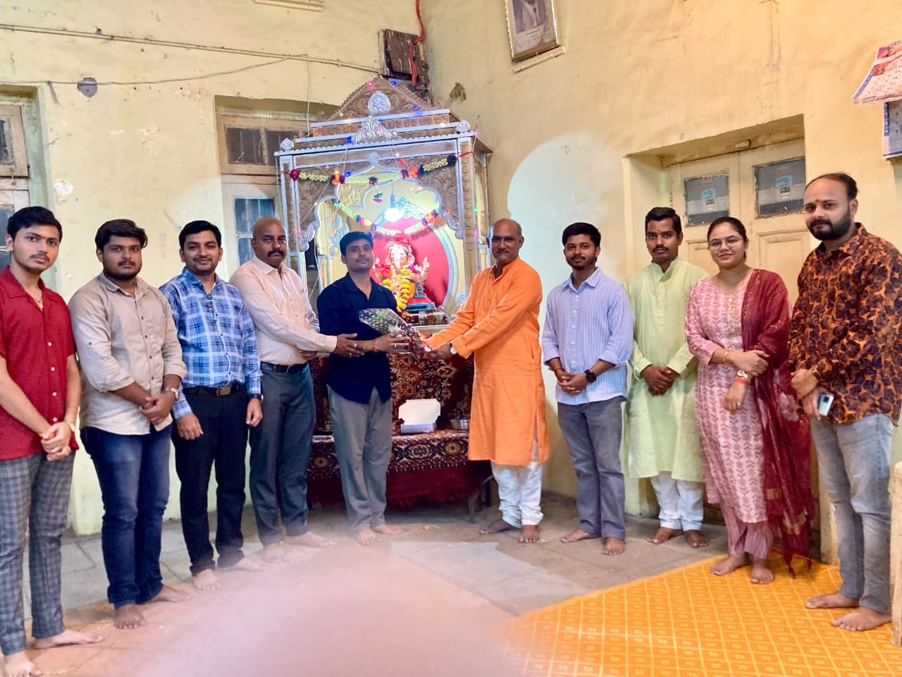 EWS मधून शिक्षकपदी नियुक्ती; विक्रांत शर्मा यांचे अमृत जिल्हा कार्यालय यवतमाळतर्फे अभिनंदन. अतिरिक्त फोटो